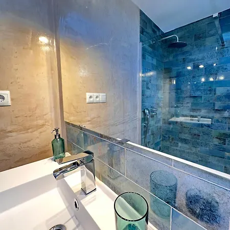 Cherry Deluxe * Ronda